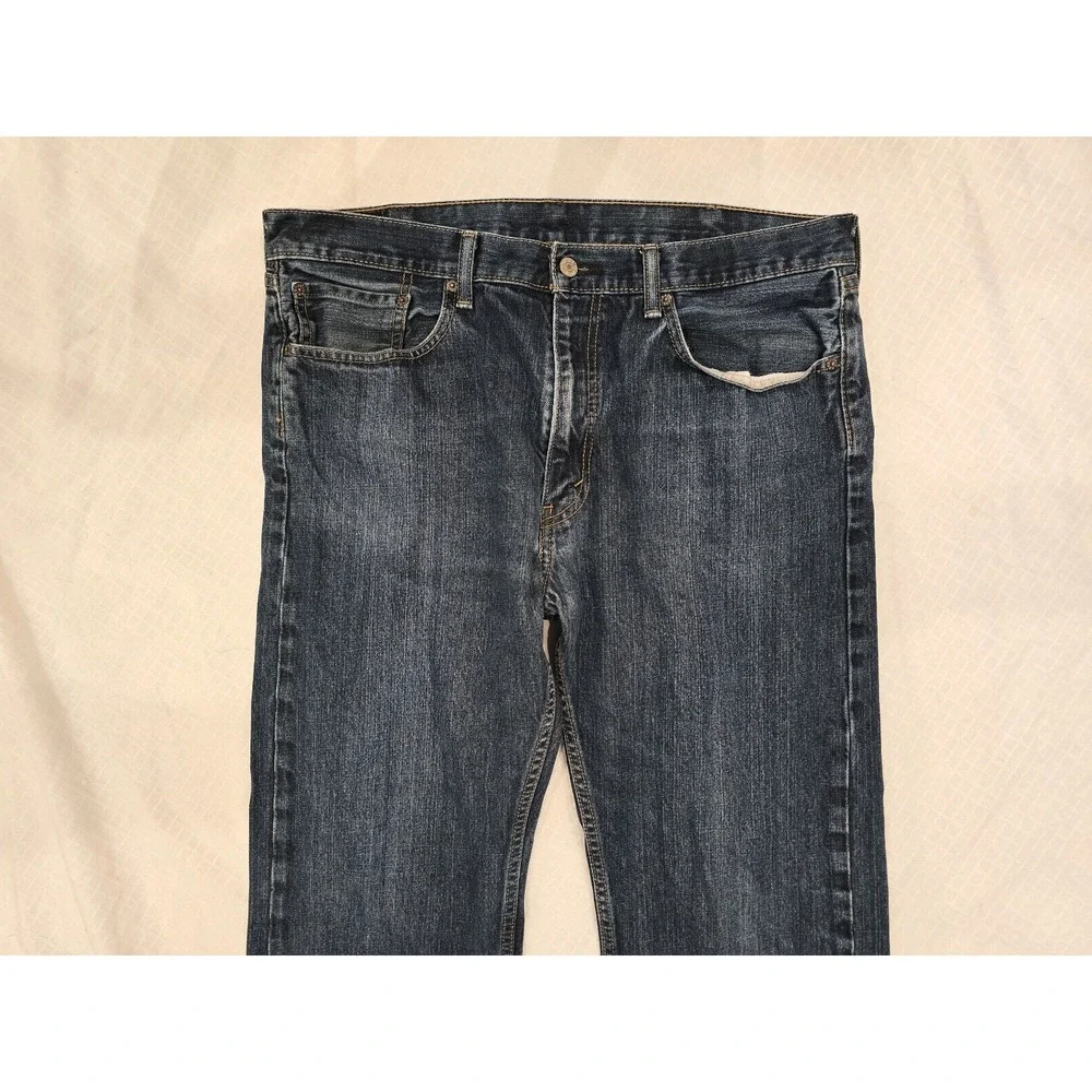 Levi's 505 jeans: Regular‎ Fit Straight Leg Men 38x30 measures 38x29 medium wash